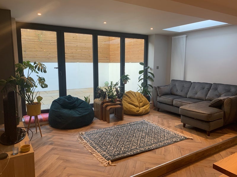 Room Gilbey Road in Greater London