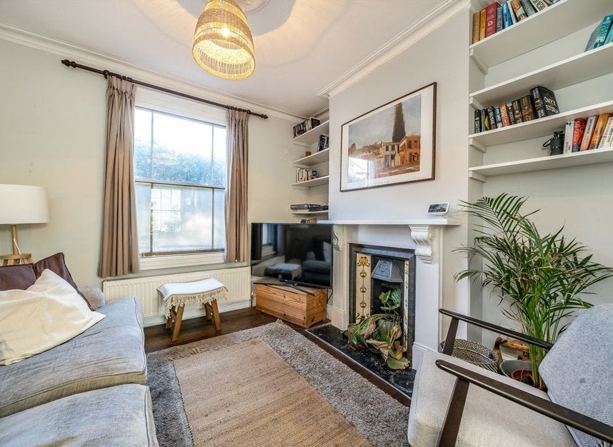 House Kilburn Lane in City of Westminster