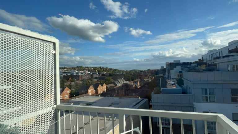 Flat Station View in Guildford
