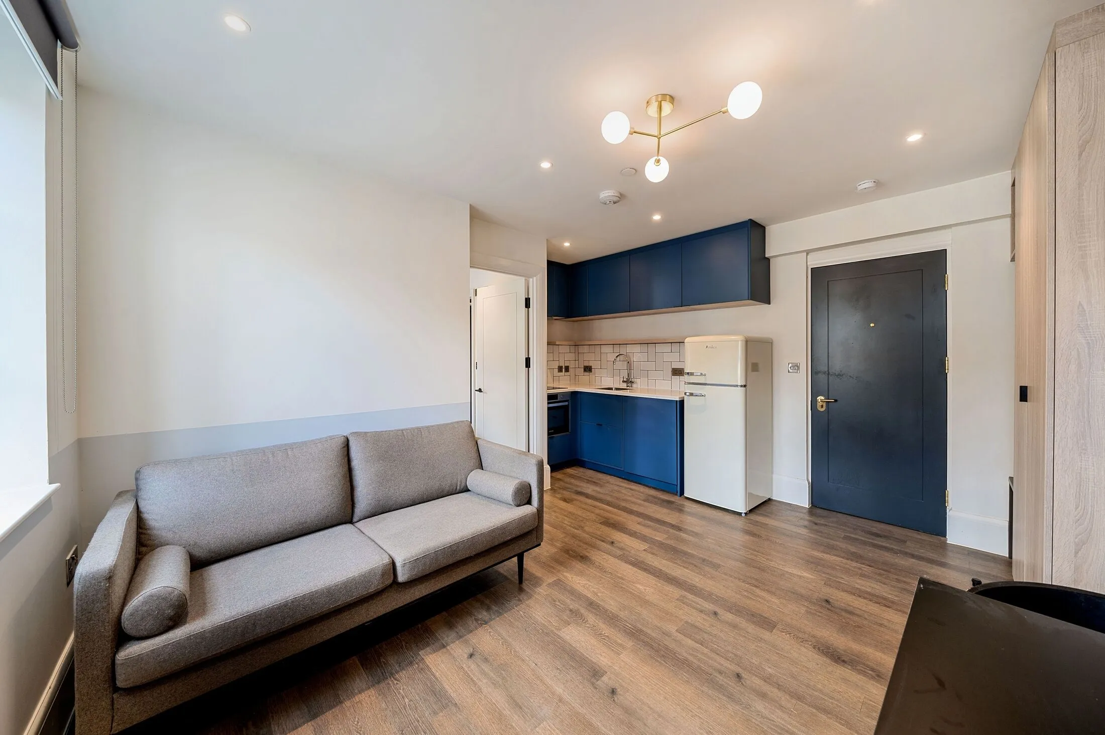 Flat Shakespeare Road in Greater London