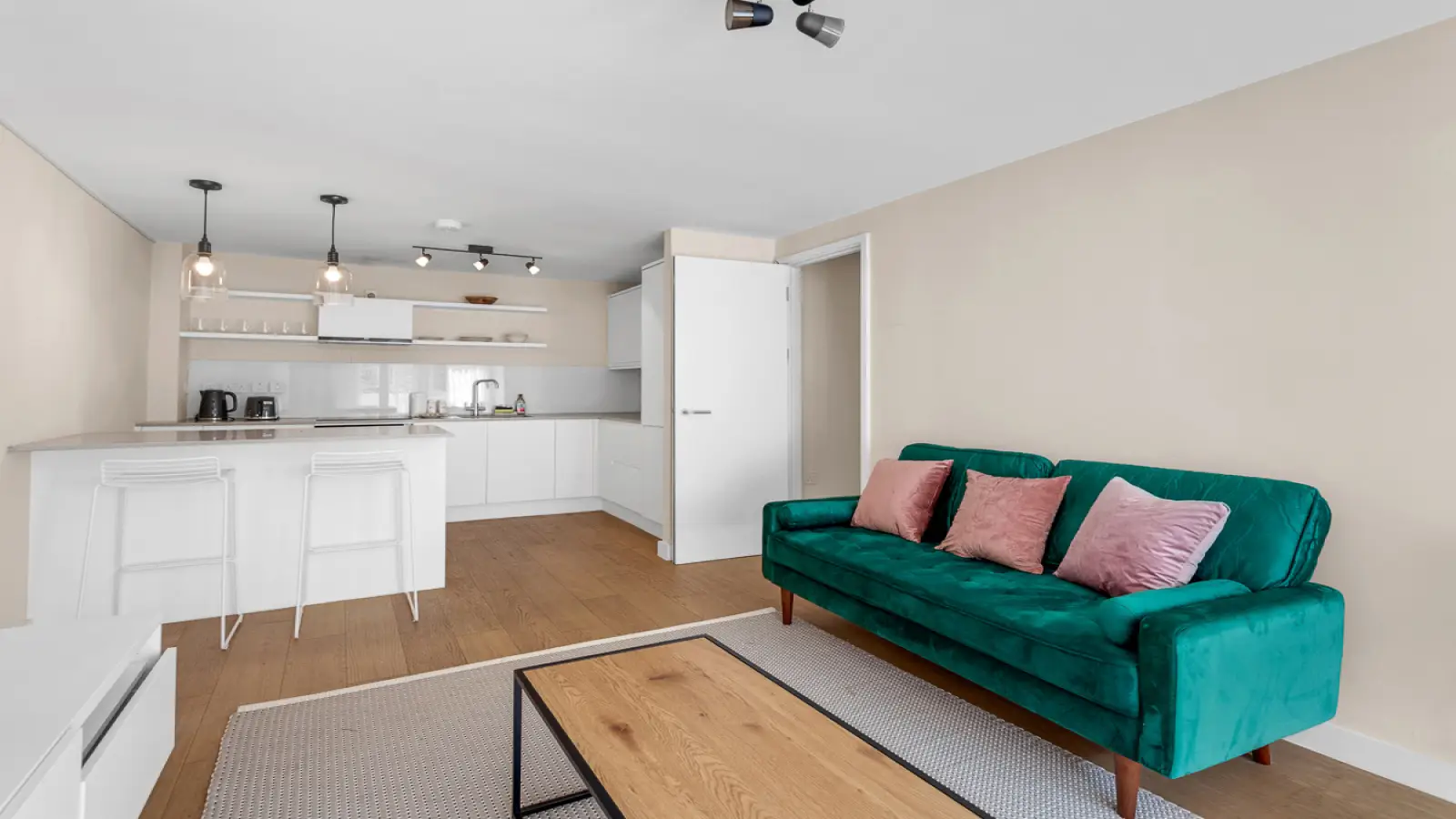Flat Eaton Terrace in City of Westminster