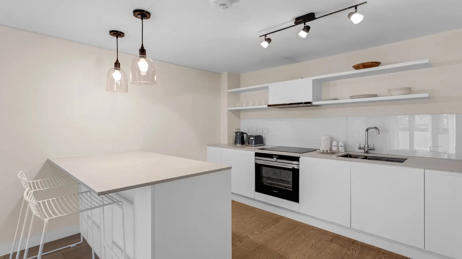 Flat Eaton Terrace in City of Westminster