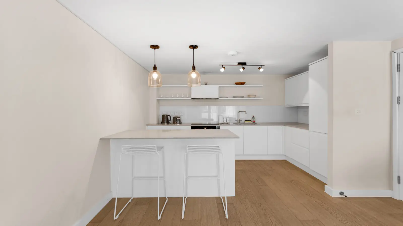 Flat Eaton Terrace in City of Westminster