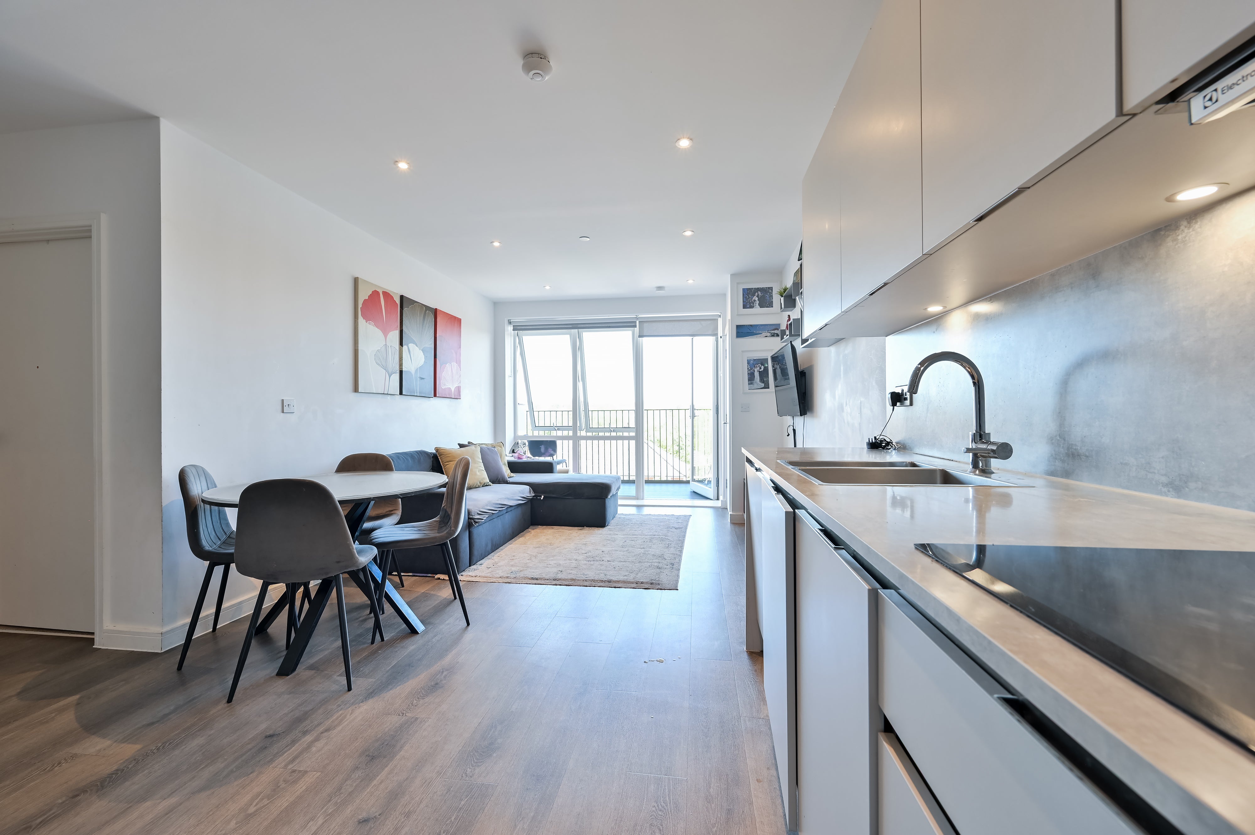 Flat Oxhey Drive in Three Rivers