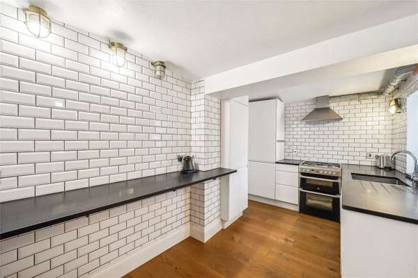 Flat Gloucester Terrace in City of Westminster