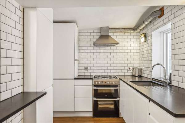 Flat Gloucester Terrace in City of Westminster