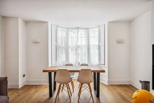 Flat Gloucester Terrace in City of Westminster