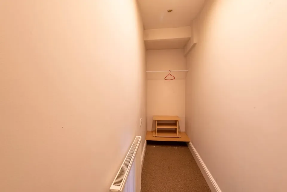 Flat Victoria Passage in Lincoln