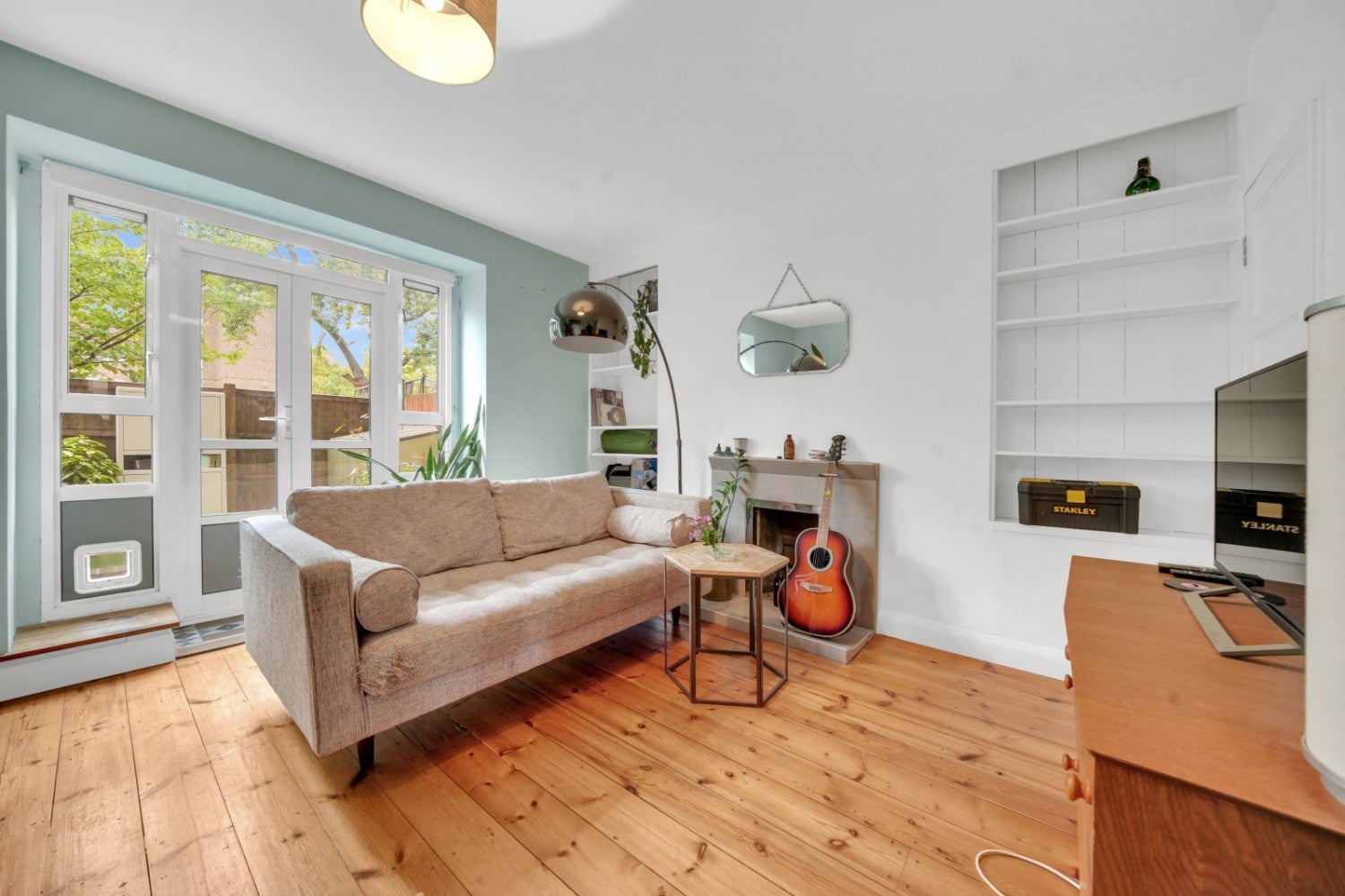 Flat Usk Street in Greater London