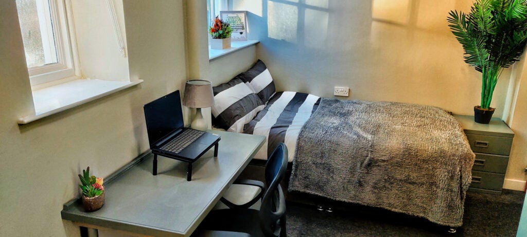 Room Fenham Hall Drive in Newcastle upon Tyne