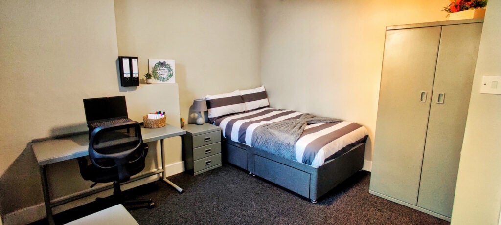 Room Fenham Hall Drive in Newcastle upon Tyne