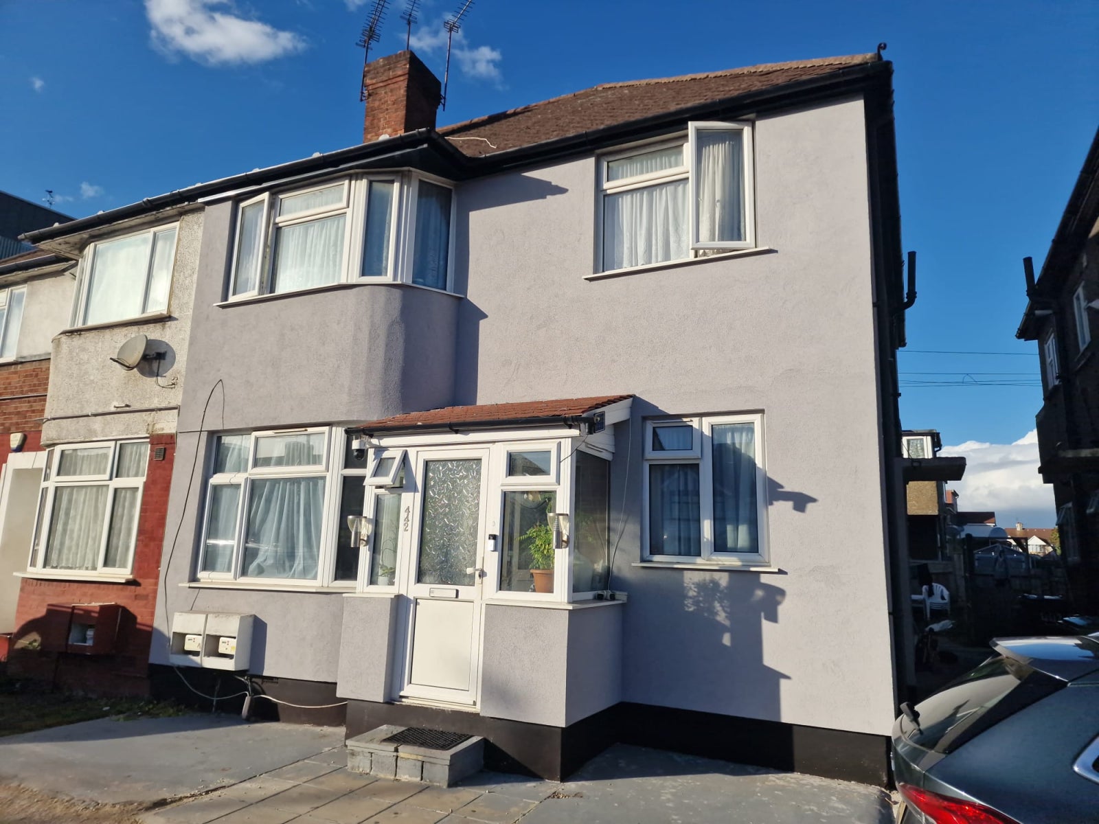 Flat Kenton Road in Greater London