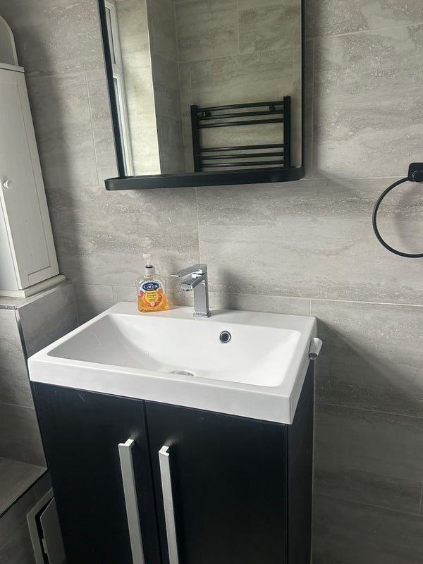 Room Five Acres in Crawley