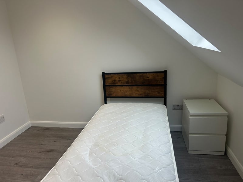 Room Five Acres in Crawley