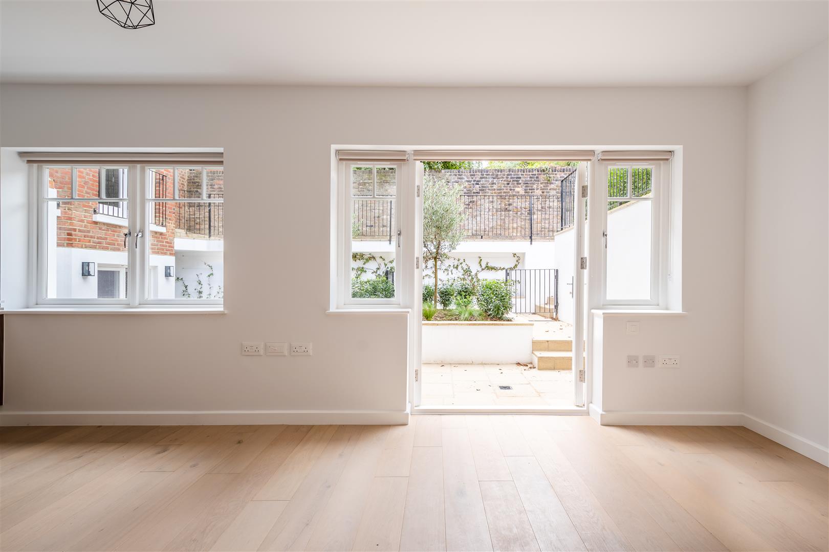 Flat Compayne Gardens in London