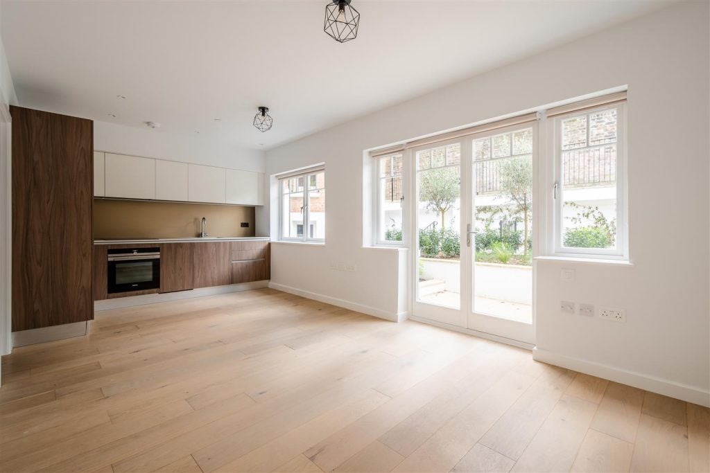 Flat Compayne Gardens in Greater London