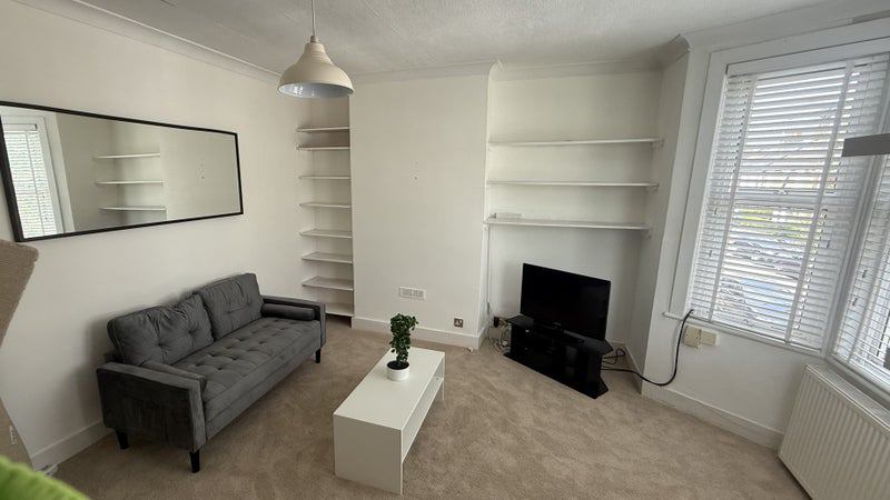 Room Dryden Road in Greater London