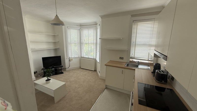 Room Dryden Road in Greater London