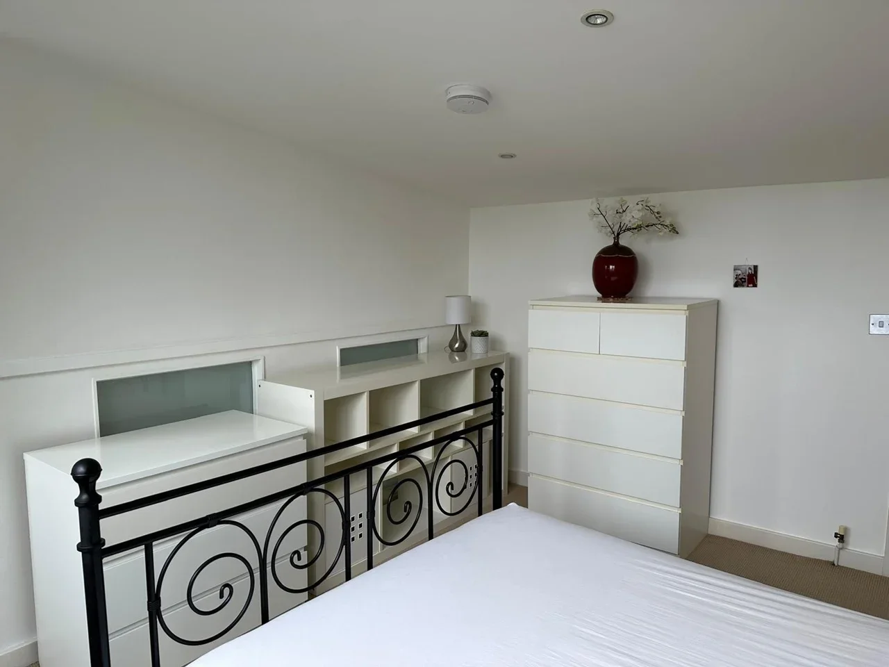 Flat Chadbourn Street in Greater London