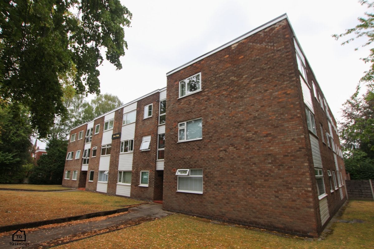 Flat Heaton Moor Road in Stockport