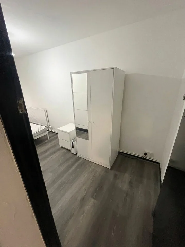 Room Barnardo Gardens in Greater London