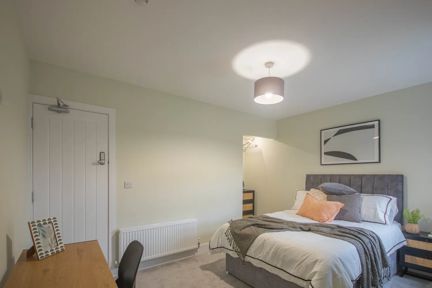 Room Hemlock Avenue in Nottingham