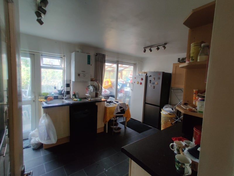 Room Pentire Road in Greater London