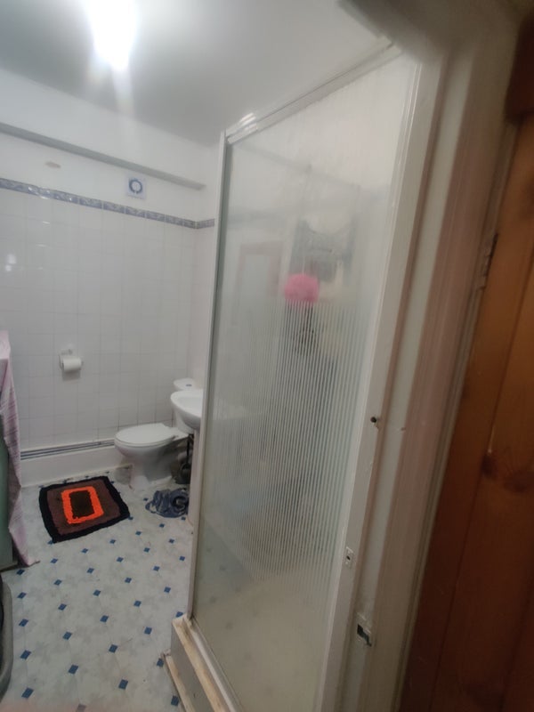 Room Pentire Road in Greater London