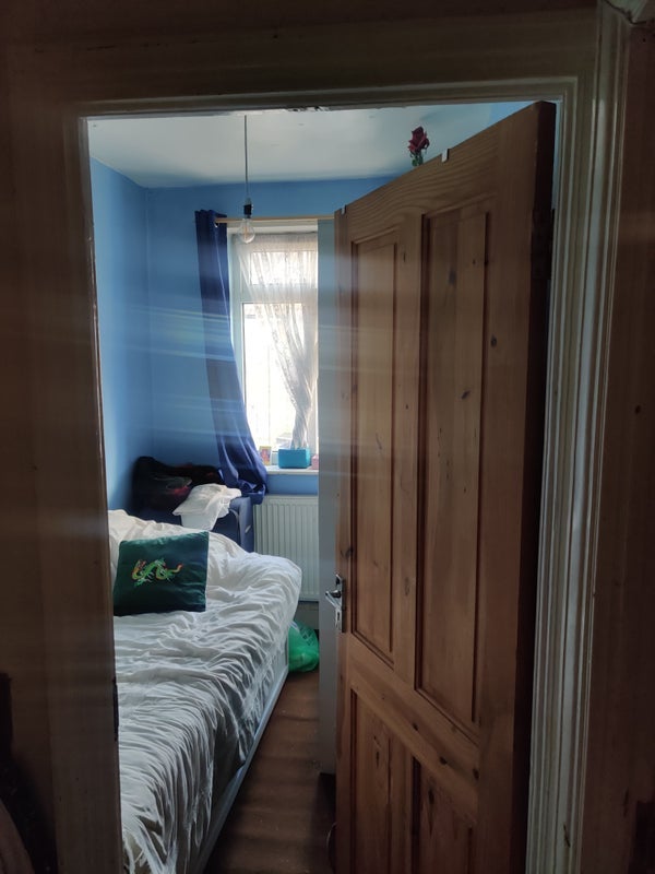 Room Pentire Road in Greater London