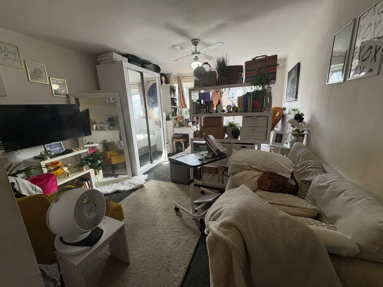 Flat Polworth Road in Greater London