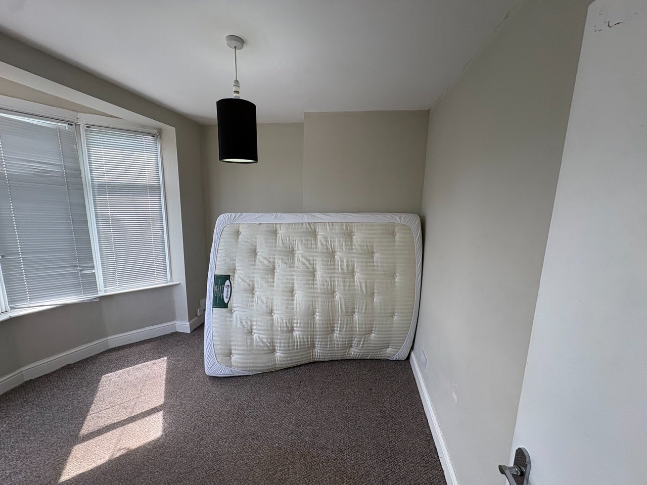 Flat Howard Road in Greater London