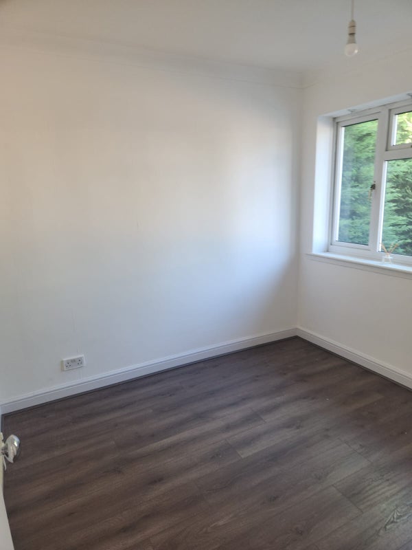 Room Rowood Drive in Metropolitan Borough of Solihull
