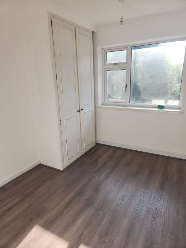 Room Rowood Drive in Metropolitan Borough of Solihull
