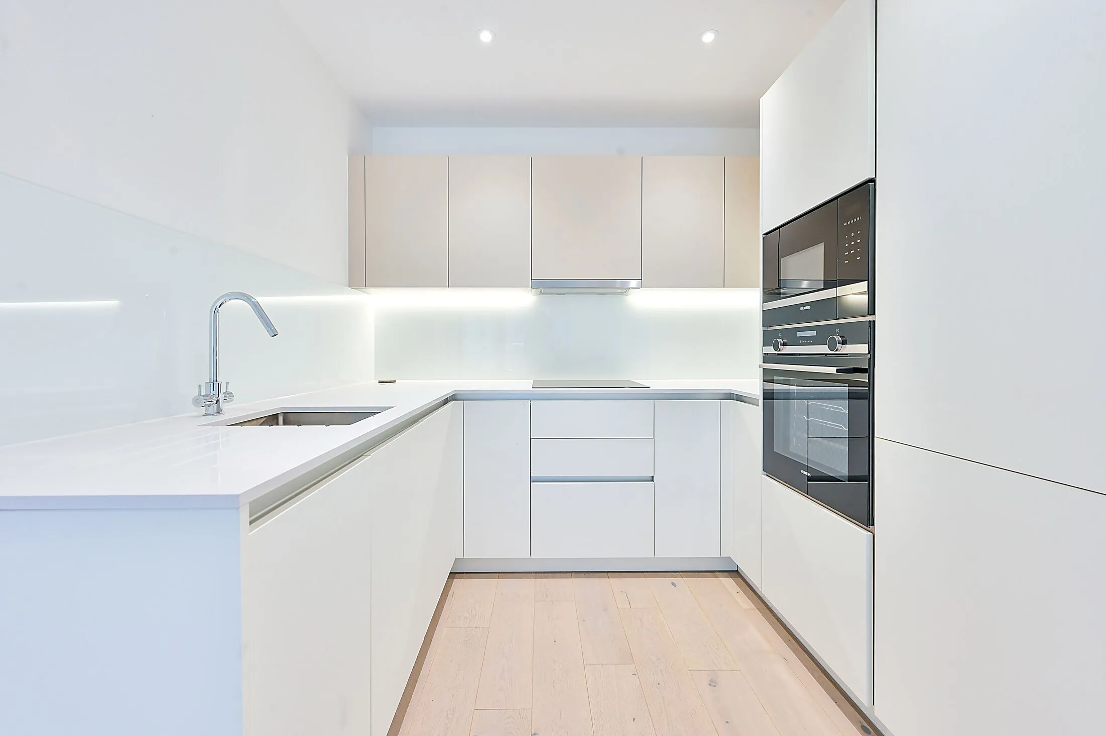 Flat Williams Road in Greater London