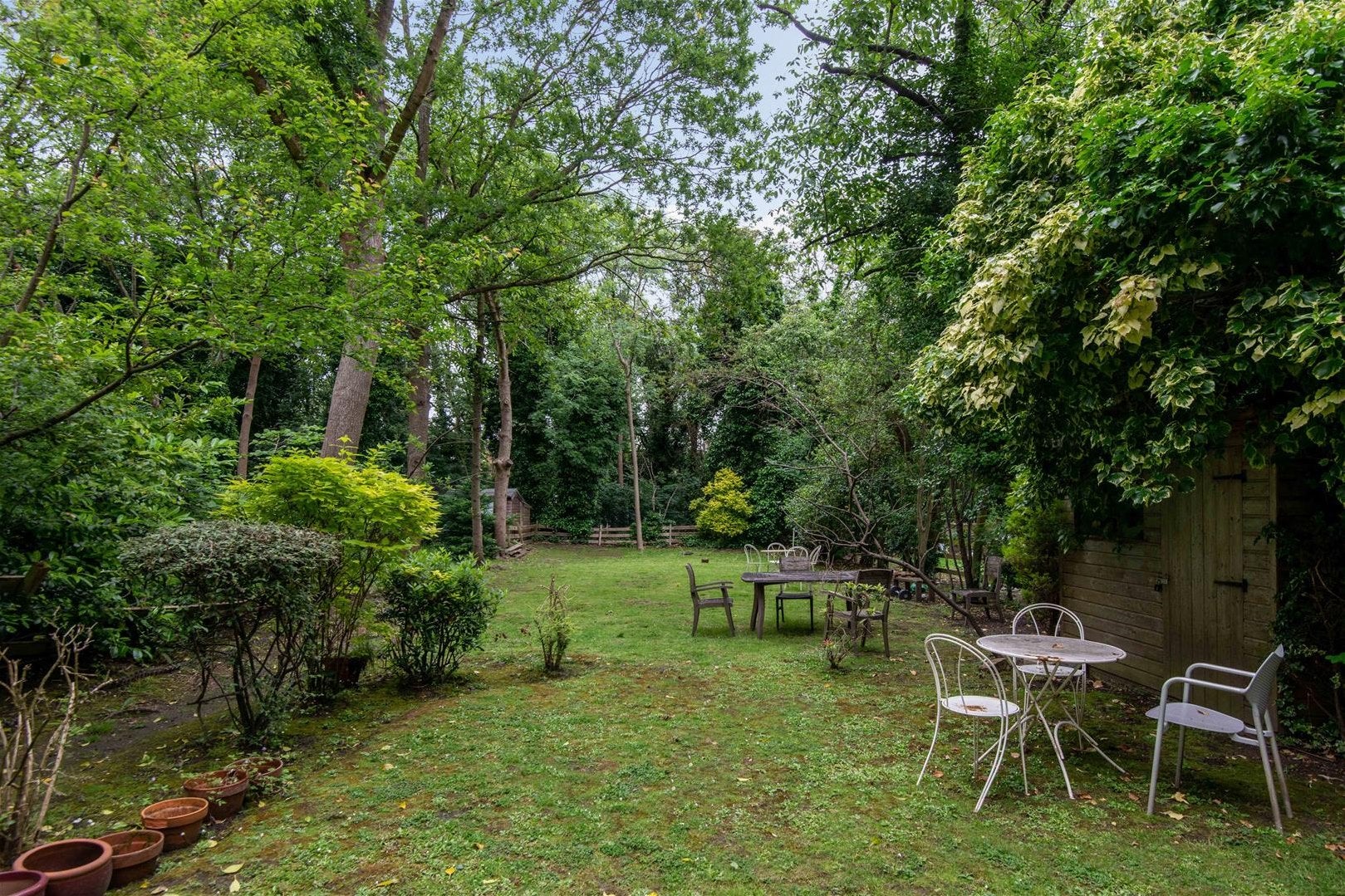 Flat Mowbray Road in Greater London