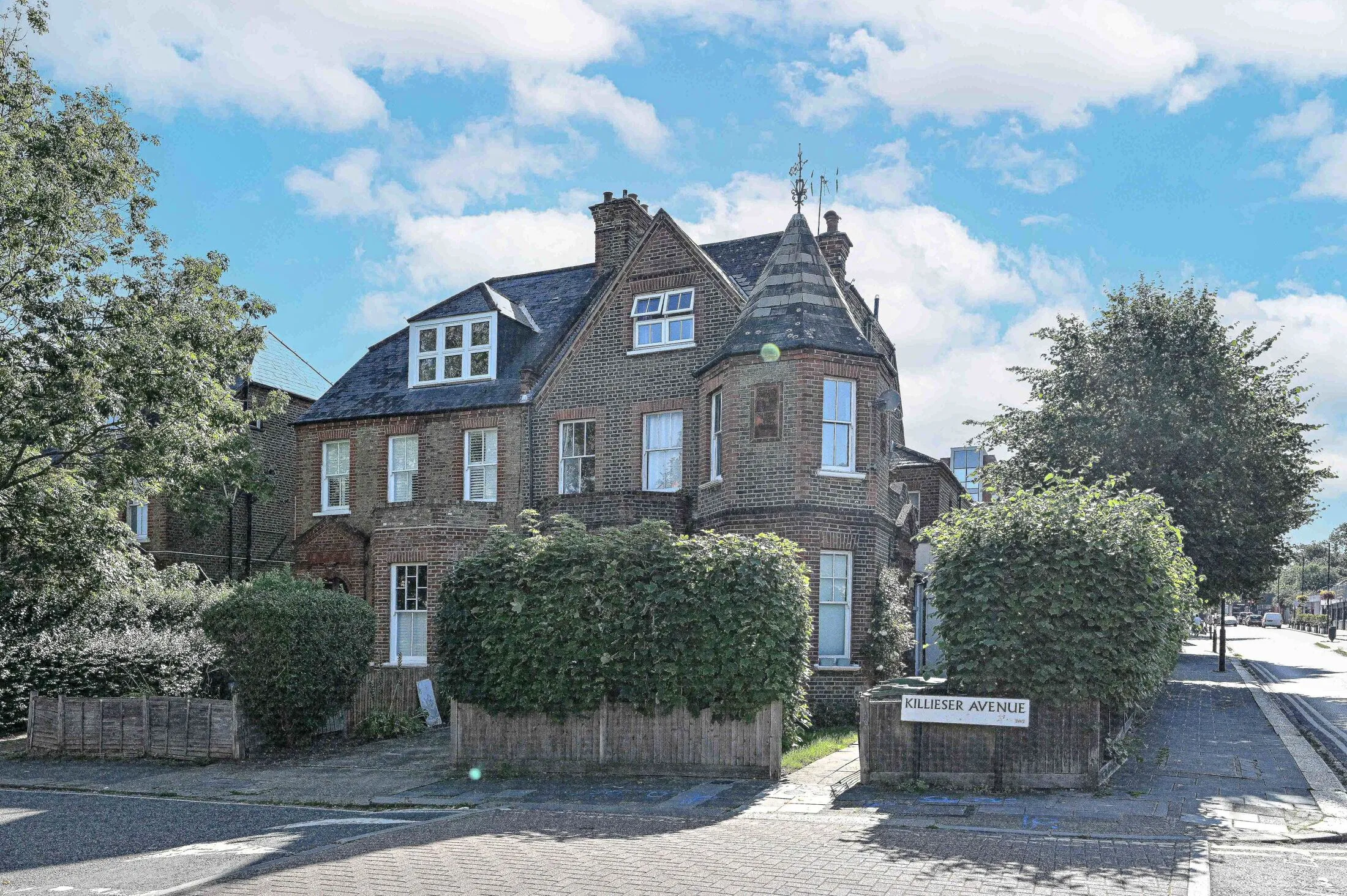 Flat Killieser Avenue in Greater London
