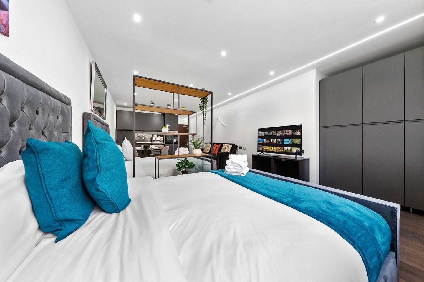 Flat Woodstock Road in Greater London