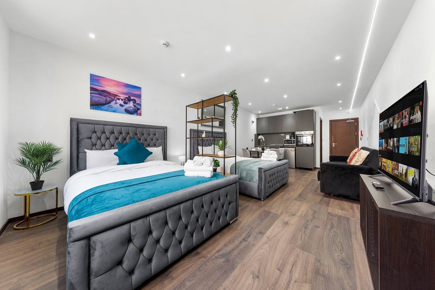Flat Woodstock Road in Greater London