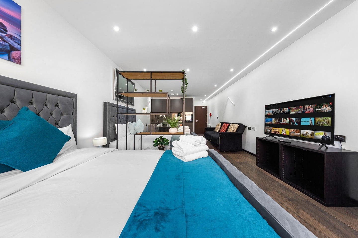 Flat Woodstock Road in Greater London