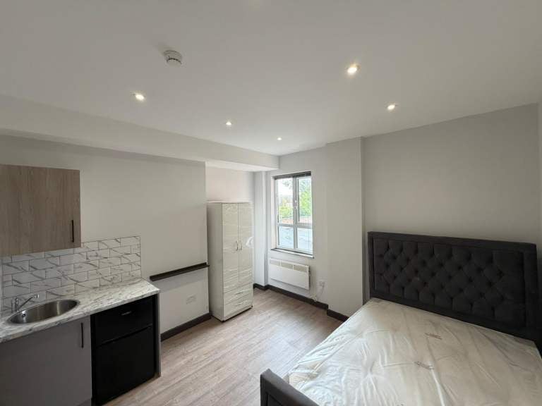 Flat Sydenham Road in Greater London