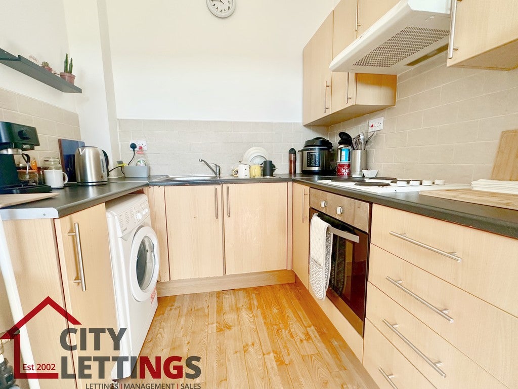 Flat Baker Road in Broxtowe