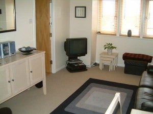 Flat Goodmayes Road in Greater London