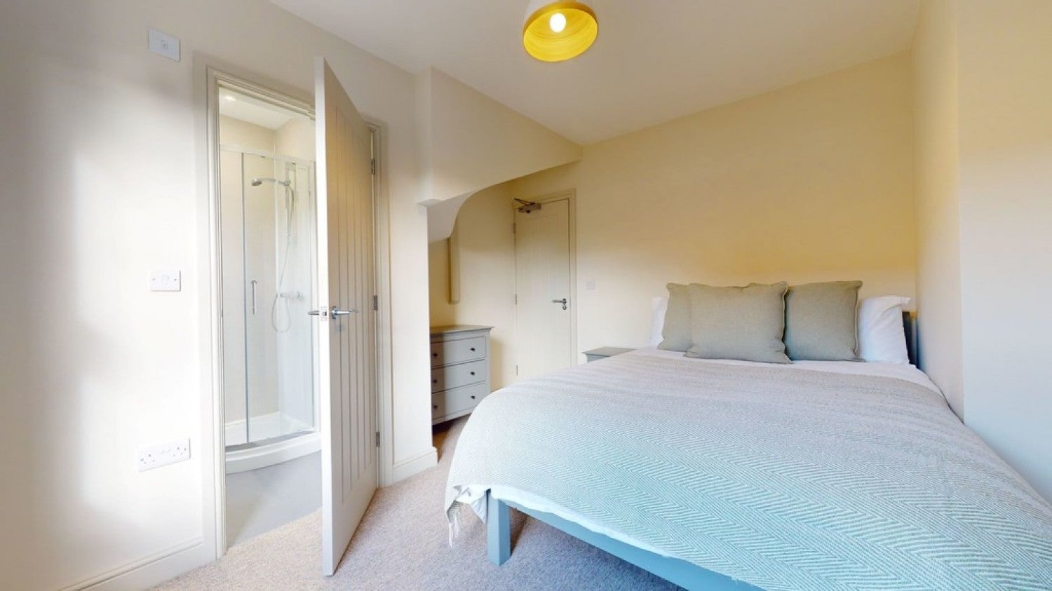 Room Everton Road in Yeovil