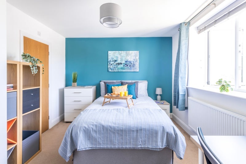 Room Birchwood Road in Bristol
