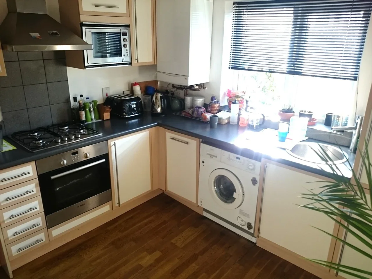 House Mayfield Road in Greater London