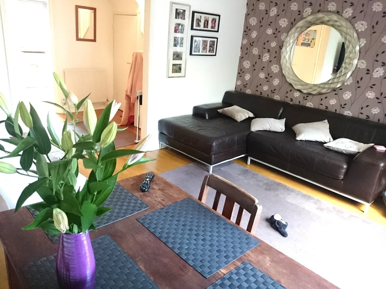 House Mayfield Road in Greater London