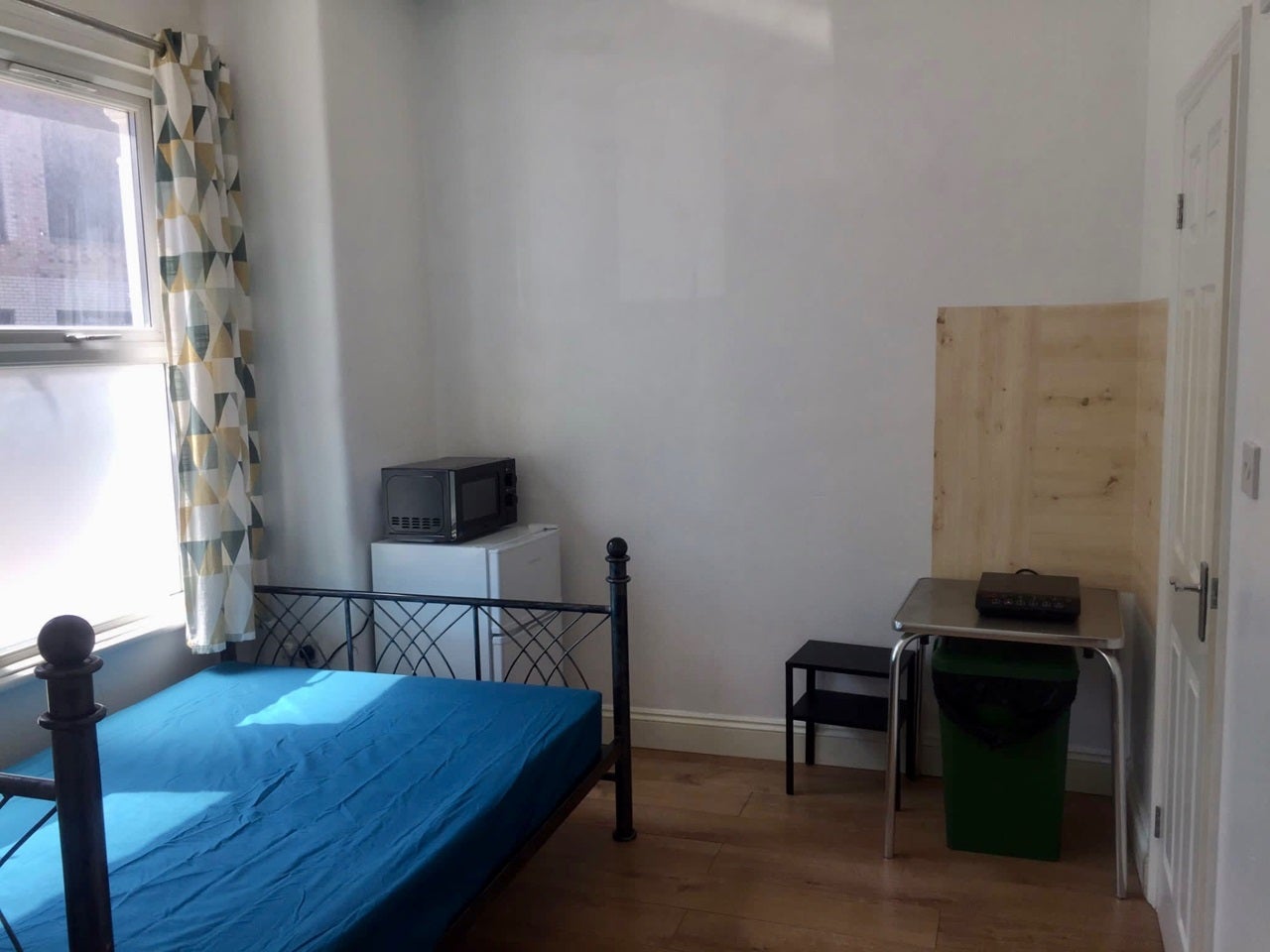 Room Blyth Road in Greater London