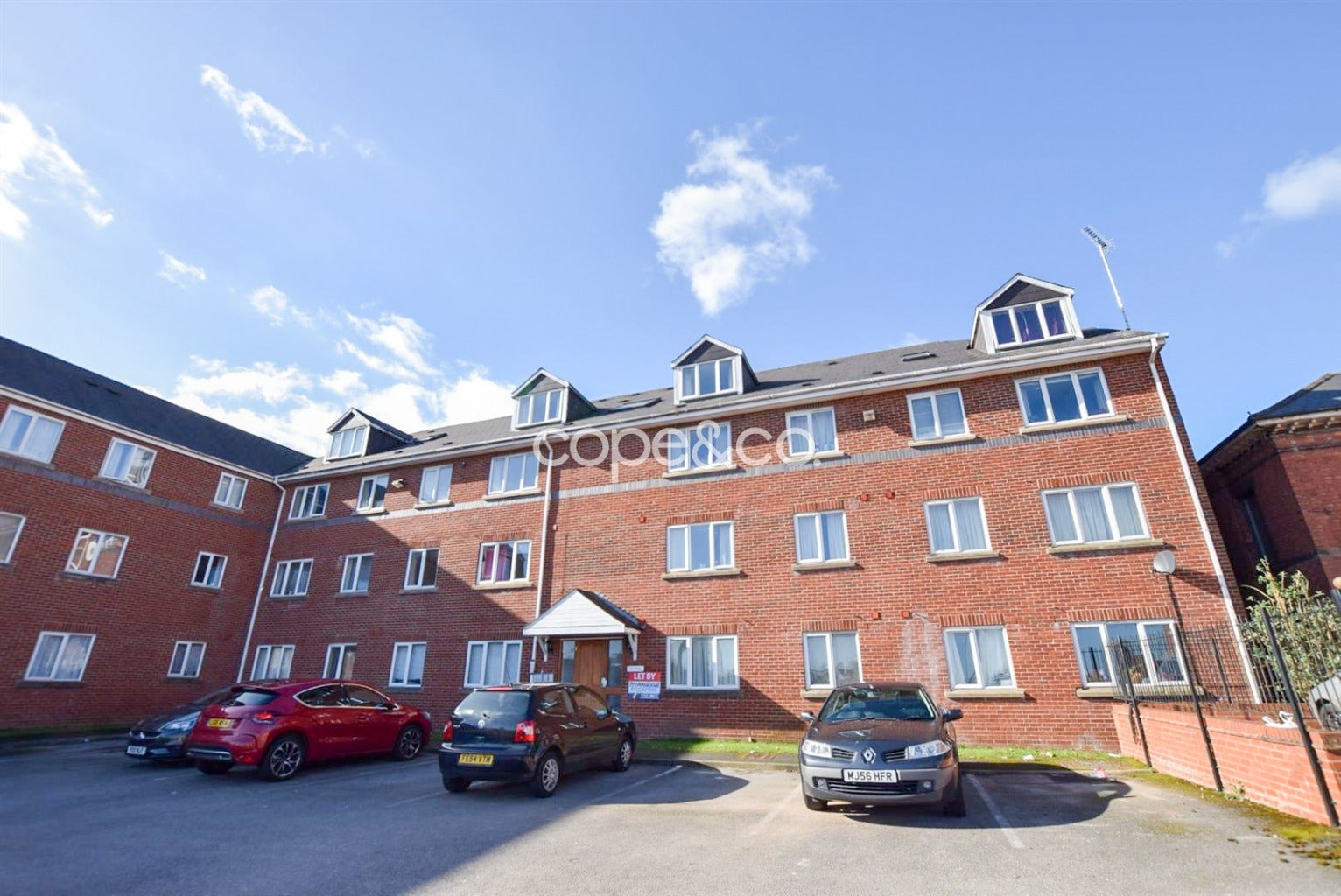 Flat Highwayman Court in Kingswood
