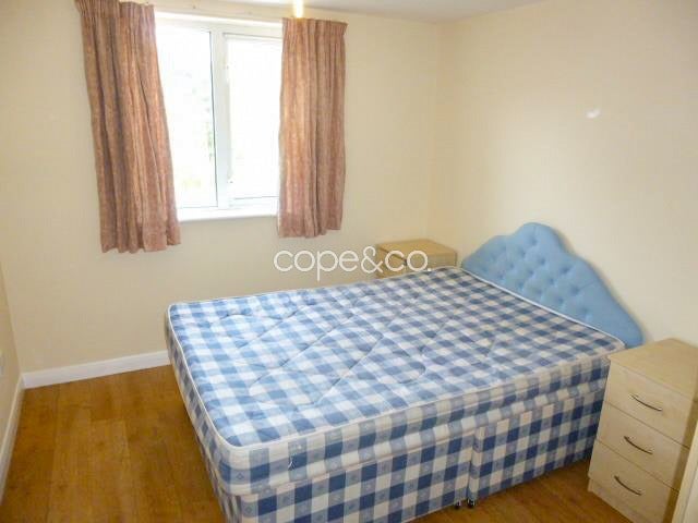 Flat Highwayman Court in Kingswood