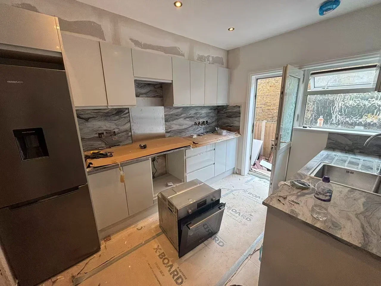 Flat Lodge Avenue in Greater London